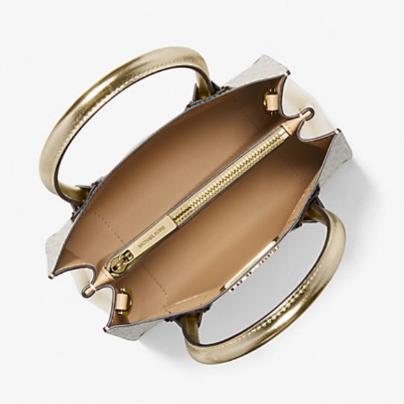 MICHAEL KORS
Mercer Medium Signature Logo and Metallic Accordion Crossbody Bag - Picture 2 of 16